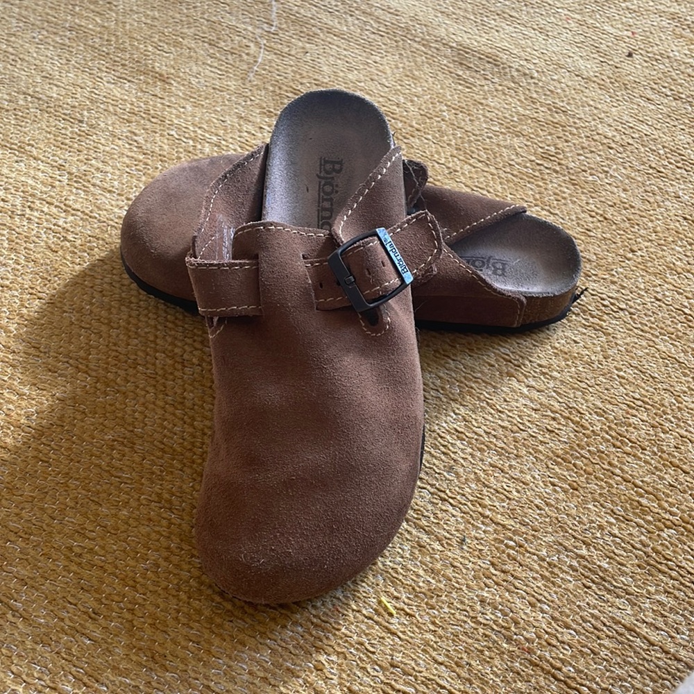 Clogs